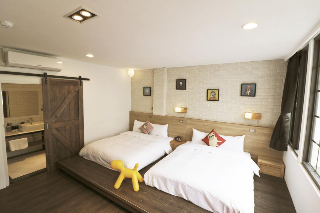 Pinestone Inn Csien Kültér fotó