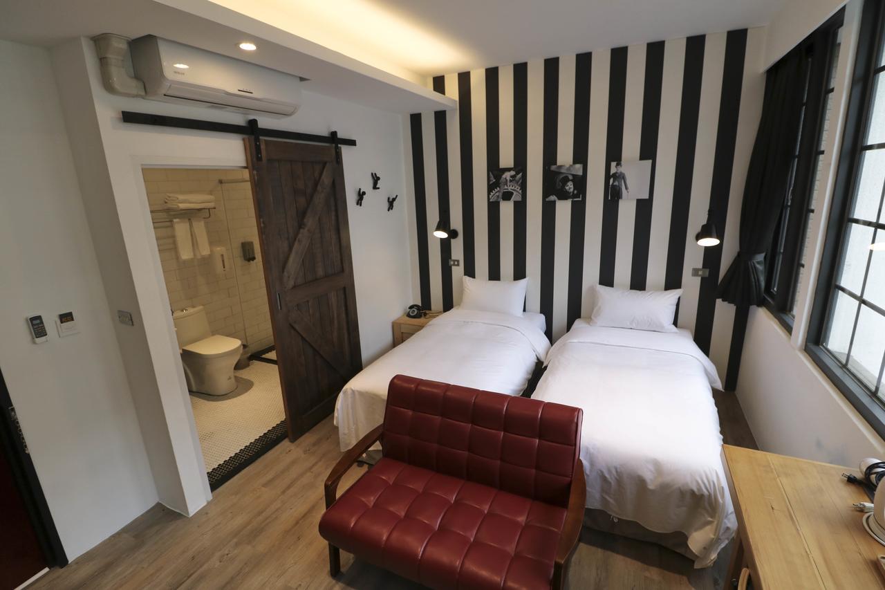 Pinestone Inn Csien Kültér fotó